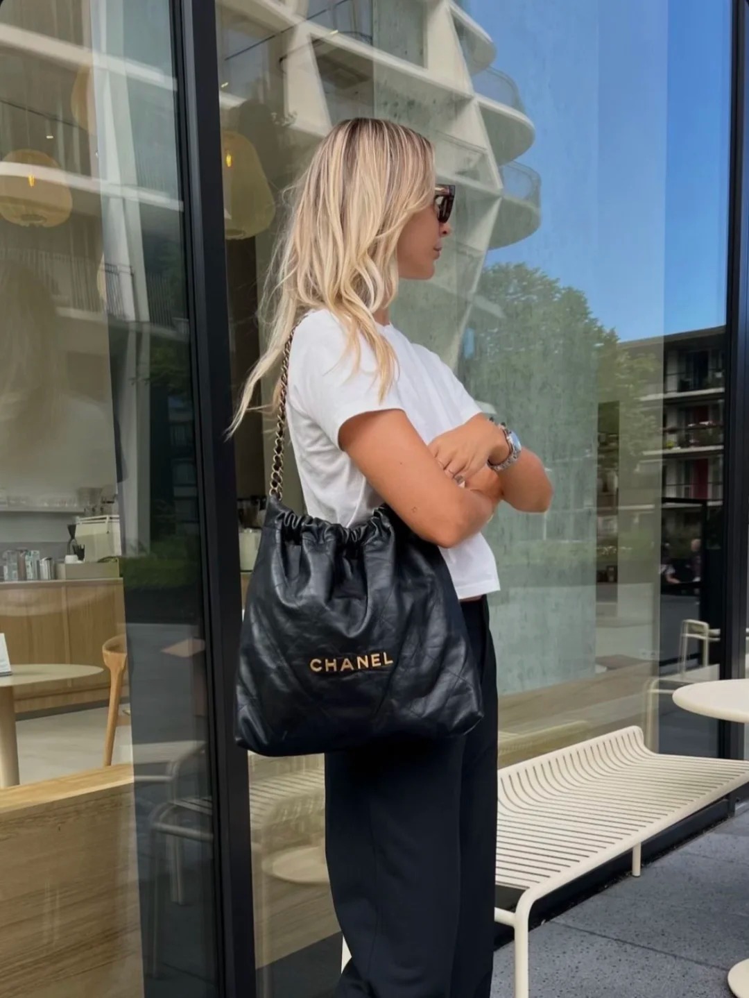 Từ Chanel đến Miu Miu: 5 mẫu t&uacute;i x&aacute;ch được xem l&agrave; khoản đầu tư đ&aacute;ng gi&aacute; nhất- Ảnh 2.