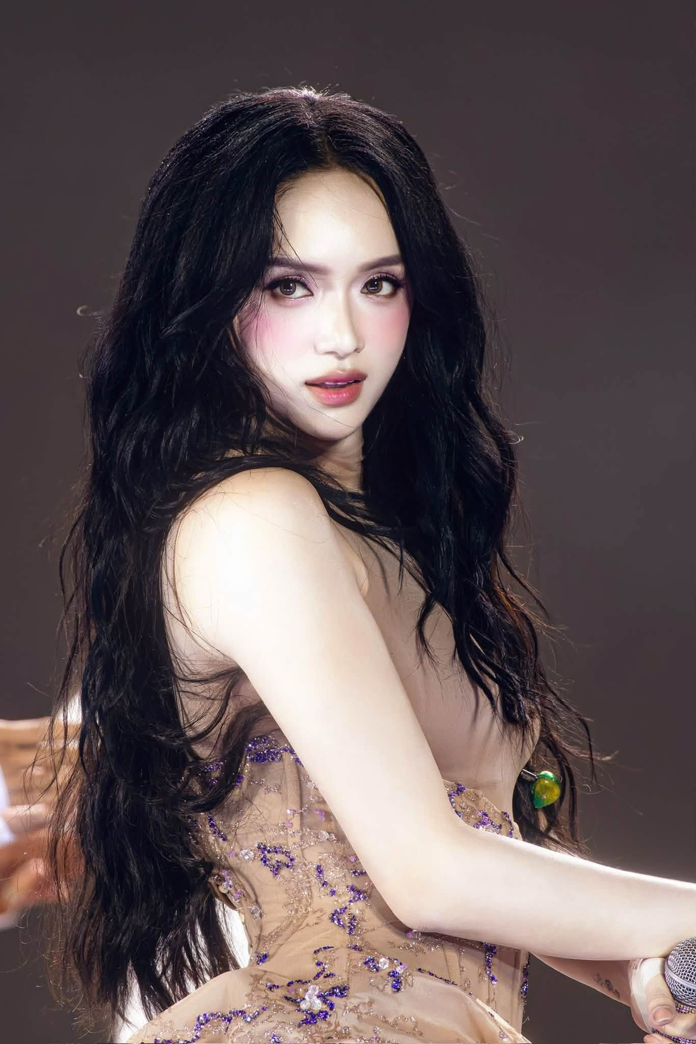C&uacute; hit l&agrave;m cả thị trường nhạc Việt phải học theo: Ca sĩ l&ecirc;n đỉnh cao sự nghiệp, 4 lần li&ecirc;n tiếp thống trị Top 1 cả nước- Ảnh 5.