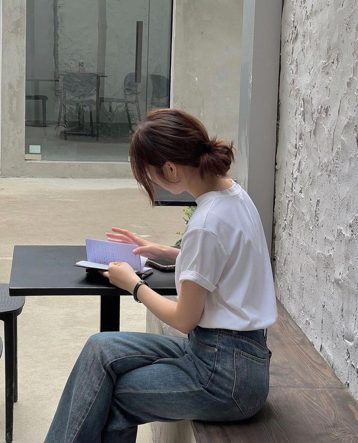 N&ecirc;n gửi tiết kiệm 6 th&aacute;ng hay 12 th&aacute;ng? - Ảnh 1.