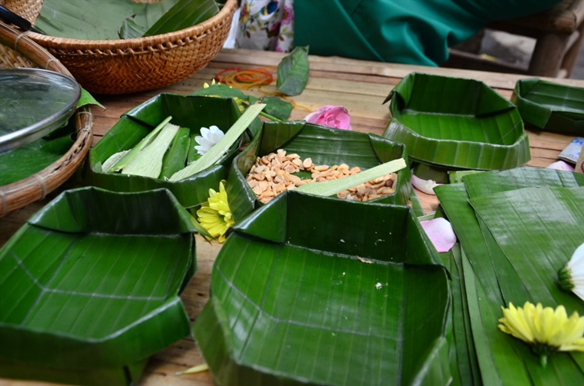 Loại l&aacute; rụng đầy vườn ở Việt Nam, "trời T&acirc;y" b&aacute;n gần nửa triệu đồng/chiếc vẫn c&oacute; người mua - Ảnh 4.