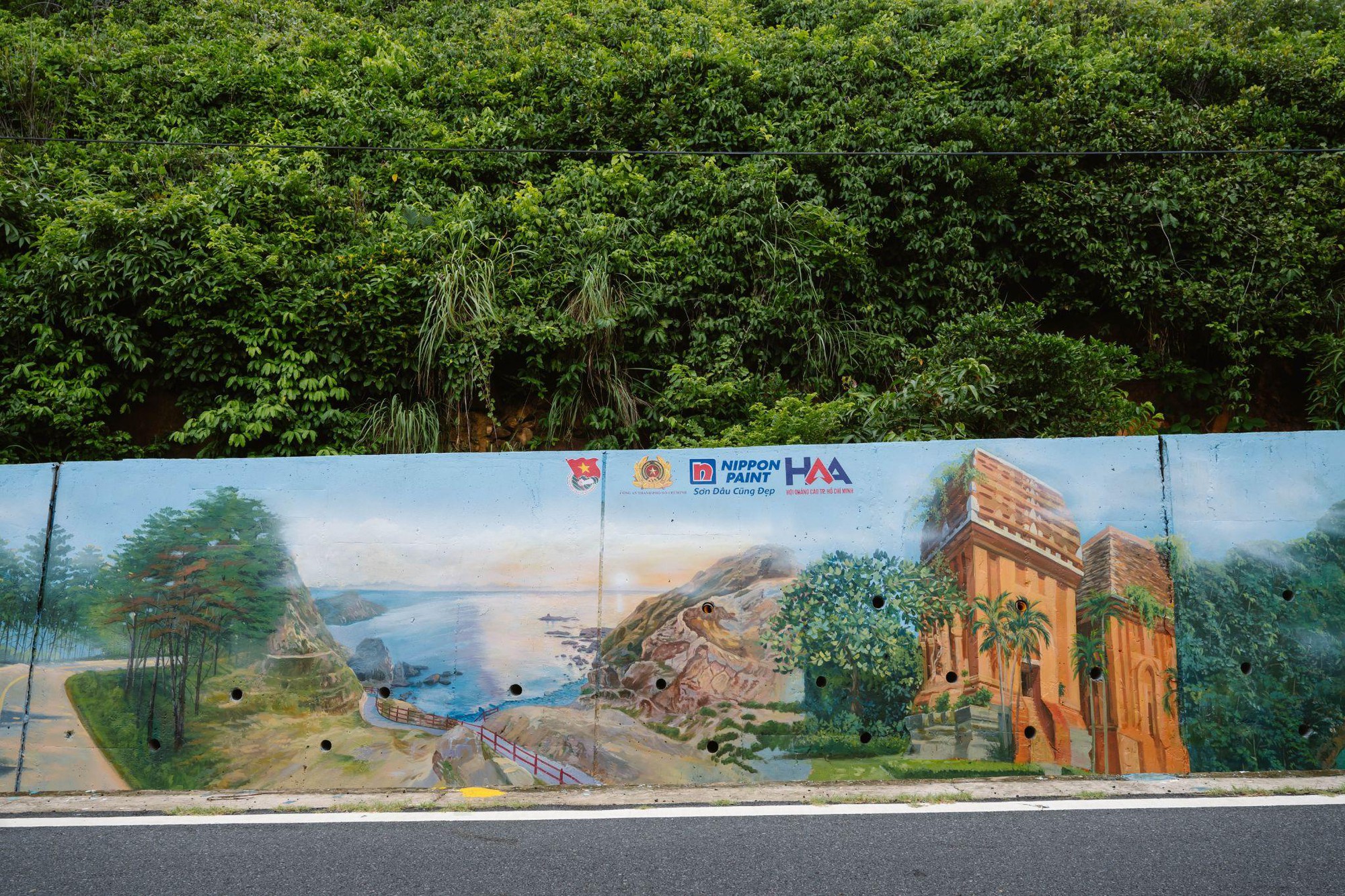 Nippon Paint khánh thành bích họa “Việt Nam Tươi Đẹp” chào đón du khách tại Côn Đảo - Ảnh 3.