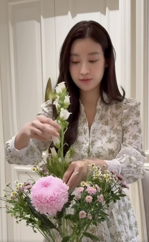 Hoa hậu Đỗ Mỹ Linh bất ngờ khoe nh&agrave; mới, nhan sắc d&acirc;u h&agrave;o m&ocirc;n khiến cư d&acirc;n mạng ngỡ ng&agrave;ng - Ảnh 2.