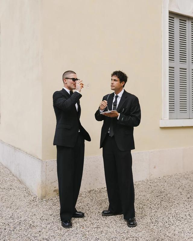 Hội ch&uacute; rể 2026 lưu &yacute;: Bỏ skinny suit đi v&igrave; thế giới đổi kiểu hết rồi!- Ảnh 5.