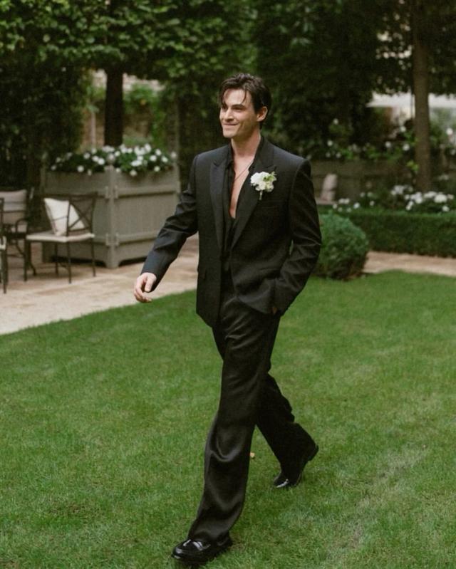Hội ch&uacute; rể 2026 lưu &yacute;: Bỏ skinny suit đi v&igrave; thế giới đổi kiểu hết rồi!- Ảnh 9.