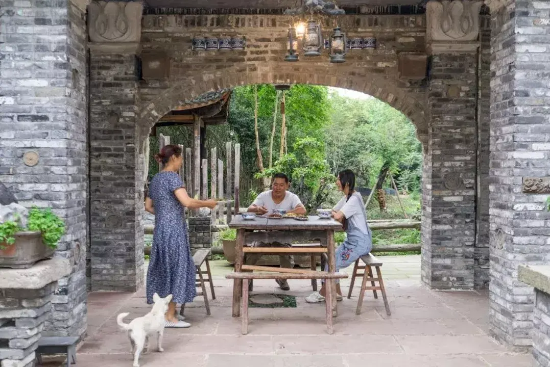 Nữ gi&aacute;o vi&ecirc;n rời trung t&acirc;m th&agrave;nh phố, d&agrave;nh 16 năm l&agrave;m khu vườn 400m&sup2;: Chi ph&iacute; sống giảm, nh&agrave; lại rộng hơn- Ảnh 9.