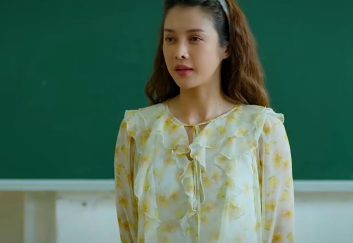 C&ocirc; gi&aacute;o hot nhất Việt Nam l&uacute;c n&agrave;y khiến 3 triệu người khen xinh: Trẻ hơn cả học sinh, nh&igrave;n l&agrave; muốn đi học- Ảnh 3.