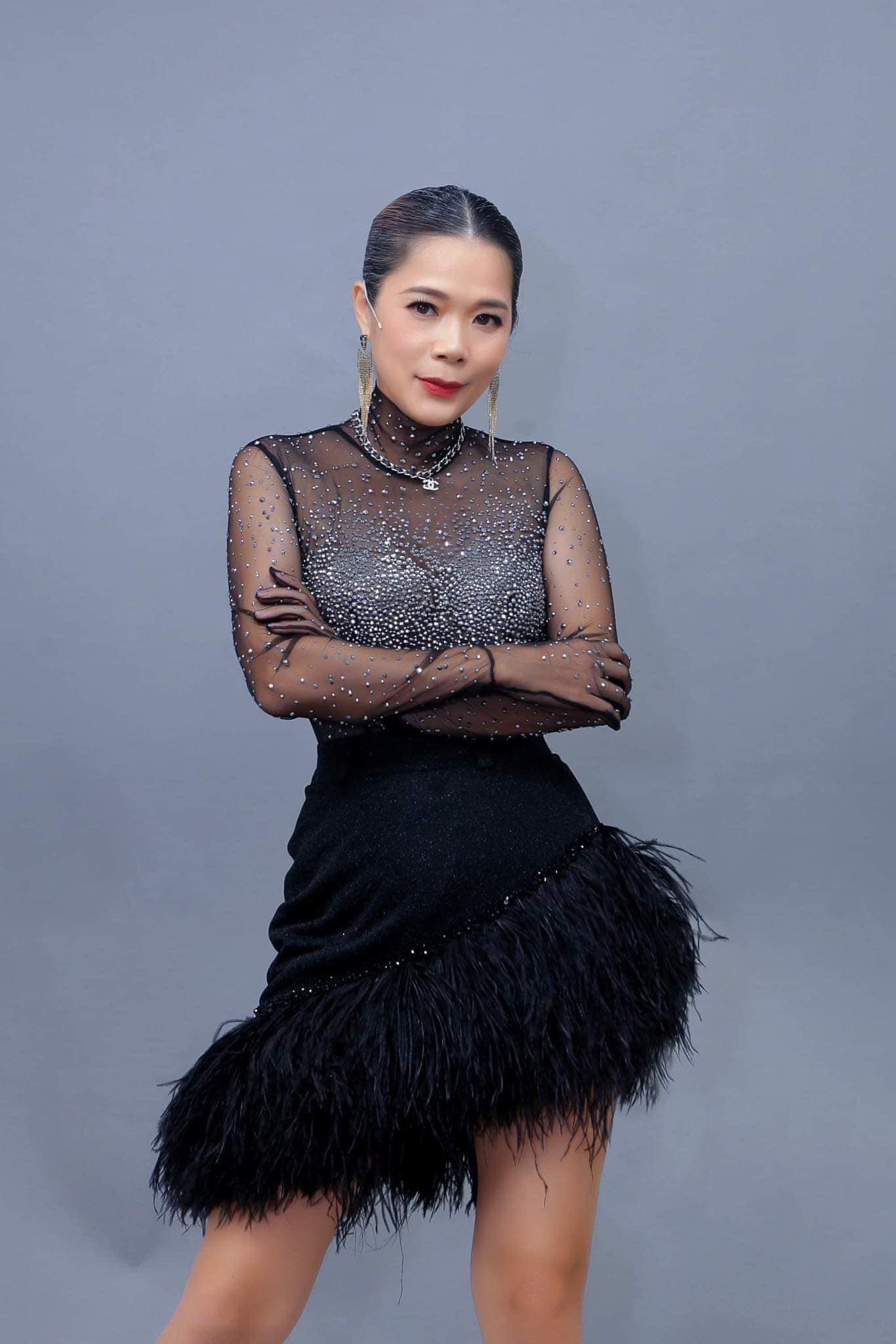 Việt Nam c&oacute; ph&oacute; chủ tịch tập đo&agrave;n nghỉ h&aacute;t 10 năm, ch&aacute;n showbiz lui về sống an nh&agrave;n ở biệt thự ngh&igrave;n m&eacute;t vu&ocirc;ng  - Ảnh 3.