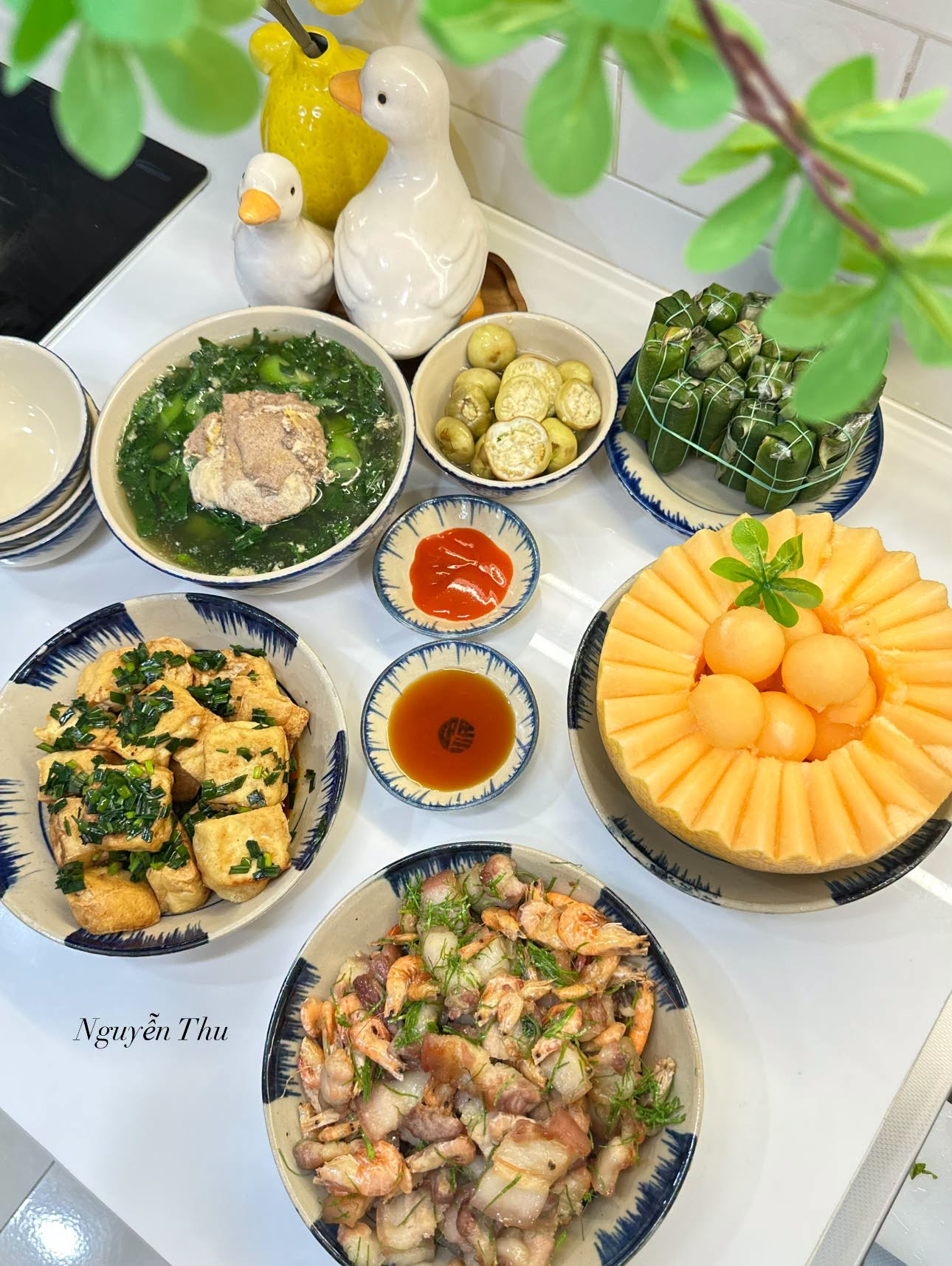 Mẹ đảm H&agrave; Nội dạy con trai v&agrave;o bếp nấu ăn suốt 1 th&aacute;ng h&egrave;: Nh&igrave;n m&acirc;m cơm b&eacute; l&agrave;m, c&aacute;c mẹ thi nhau v&agrave;o nhận "con rể" - Ảnh 7.