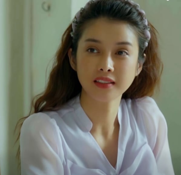 C&ocirc; gi&aacute;o hot nhất Việt Nam l&uacute;c n&agrave;y khiến 3 triệu người khen xinh: Trẻ hơn cả học sinh, nh&igrave;n l&agrave; muốn đi học- Ảnh 2.