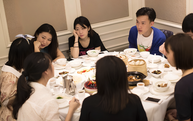 Buổi họp lớp của 20 chủ doanh nghiệp, 15 gi&aacute;m đốc phơi b&agrave;y sự mất mặt: H&oacute;a đơn 140 triệu, hơn 1 tiếng kh&ocirc;ng ai chịu trả- Ảnh 2.