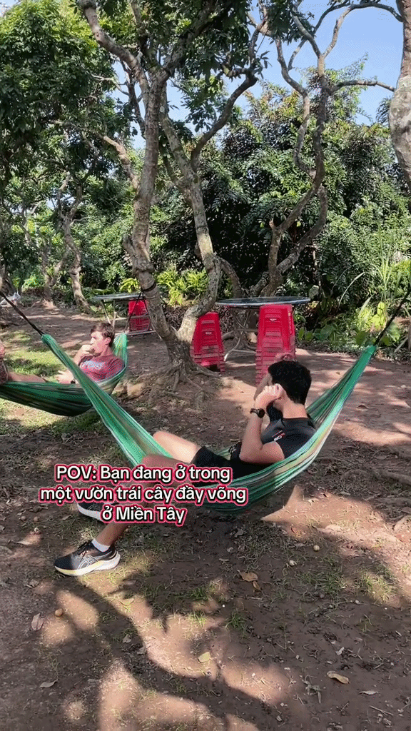 L&yacute; do kh&aacute;ch T&acirc;y n&oacute;i &ldquo;xin lỗi mẹ, con ở lại Việt Nam&rdquo; sau khi được nằm v&otilde;ng ở miền T&acirc;y?- Ảnh 4.