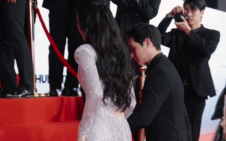 Lần đầu thấy 1 mỹ nh&acirc;n Việt được d&acirc;n mạng đồng l&ograve;ng vote: Mặc đẹp nhất showbiz, xuất hiện ở đ&acirc;u cũng l&agrave; "queen"- Ảnh 1.