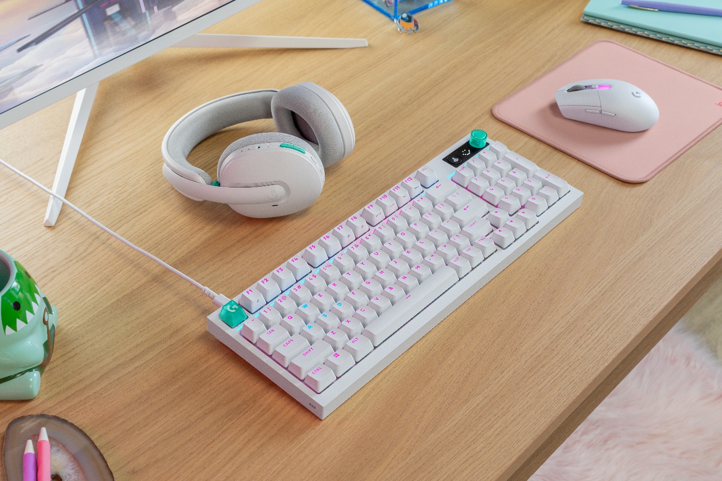 Hoàn thiện dòng sản phẩm G3 Series, Logitech G trình làng G304 X SUPERLIGHT và G316 X 98 tại Việt Nam - Ảnh 1.