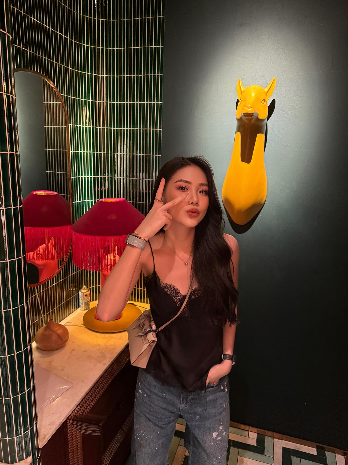 Lần đầu thấy 1 mỹ nh&acirc;n Việt được d&acirc;n mạng đồng l&ograve;ng vote: Mặc đẹp nhất showbiz, xuất hiện ở đ&acirc;u cũng l&agrave; "queen"- Ảnh 16.