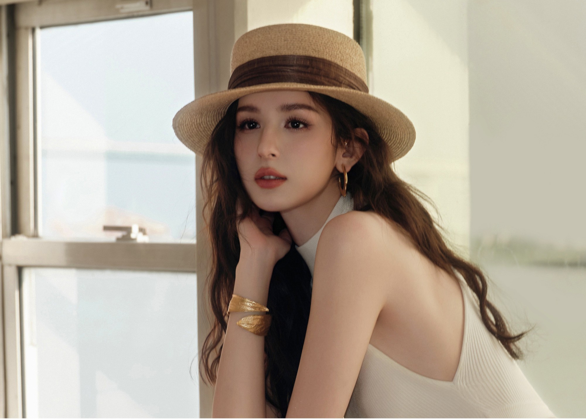 5 mỹ nh&acirc;n T&acirc;n Cương đẹp nhất Cbiz: Địch Lệ Nhiệt Ba dẫn đầu, người cuối được v&iacute; như bước ra từ b&iacute;ch họa- Ảnh 10.
