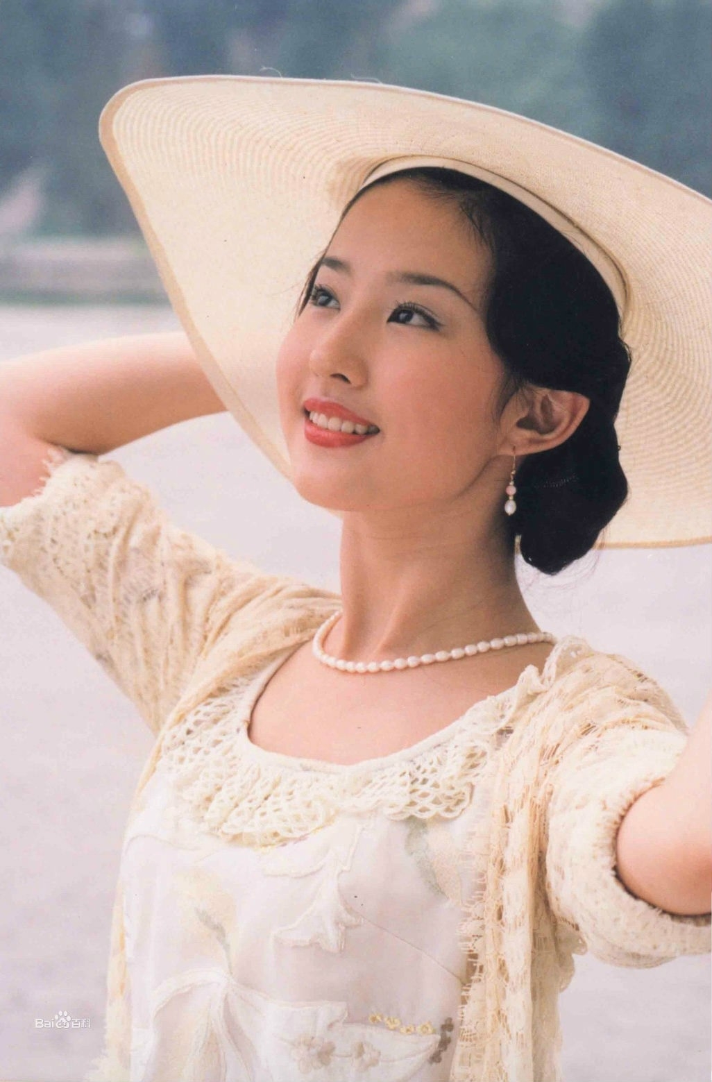 Bức ảnh chứng minh Lưu Diệc Phi m&atilde;i m&atilde;i l&agrave; thần ti&ecirc;n tỷ tỷ: Thần nữ trong tranh cũng chỉ đến vậy- Ảnh 5.