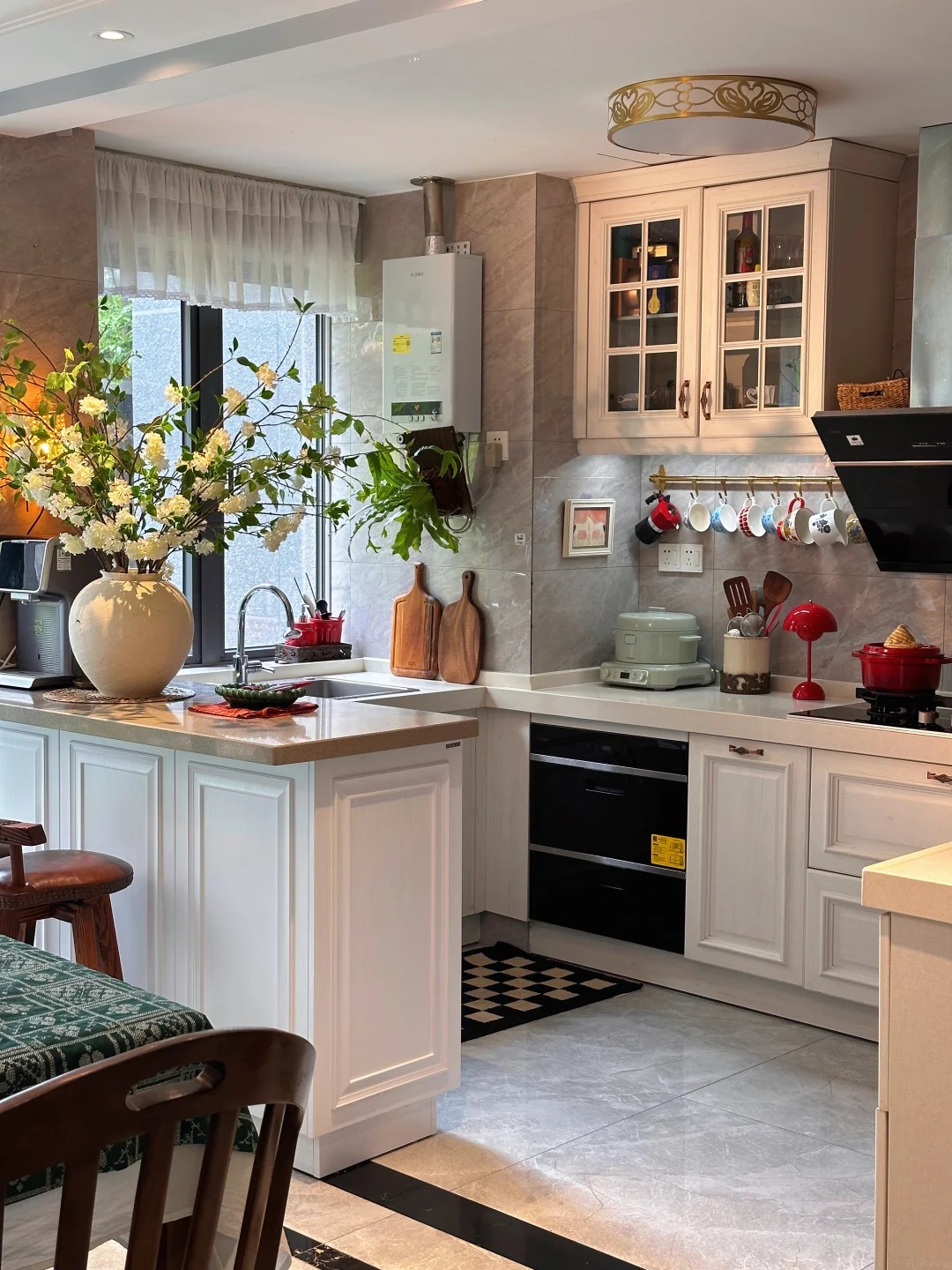Chi hơn 1 tỷ decor bếp: Hội 30s muốn &ldquo;sống&rdquo; trong bếp chứ kh&ocirc;ng chỉ &ldquo;nấu ăn&rdquo; - Ảnh 17.