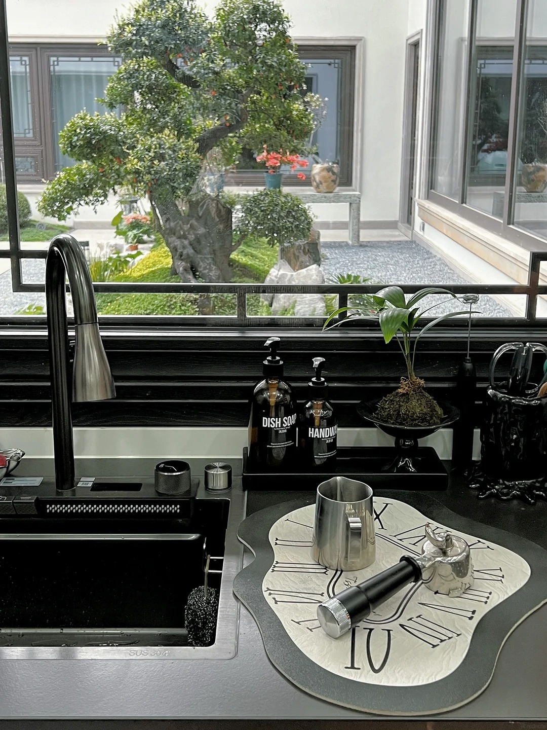 Chi hơn 1 tỷ decor bếp: Hội 30s muốn &ldquo;sống&rdquo; trong bếp chứ kh&ocirc;ng chỉ &ldquo;nấu ăn&rdquo; - Ảnh 7.