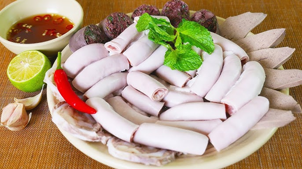 6 nh&oacute;m người n&ecirc;n n&oacute;i "kh&ocirc;ng" với l&ograve;ng lợn: M&oacute;n kho&aacute;i khẩu c&oacute; thể tiềm ẩn nhiều rủi ro sức khỏe - Ảnh 3.