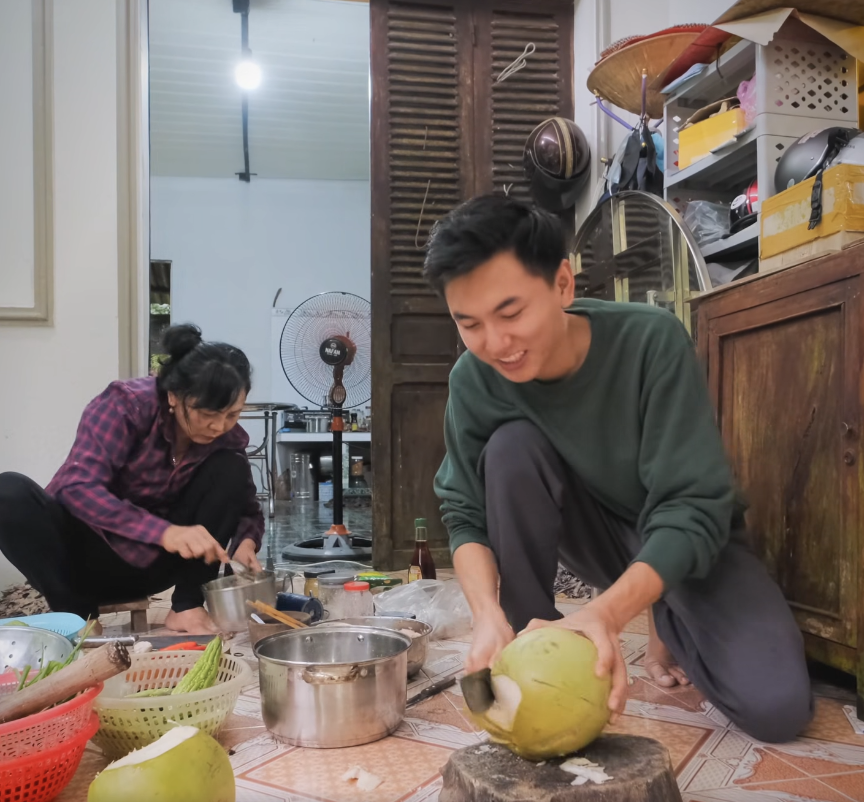 Bữa cơm nh&agrave; miền T&acirc;y mẹ nấu cho Khoai Lang Thang - Ảnh 2.
