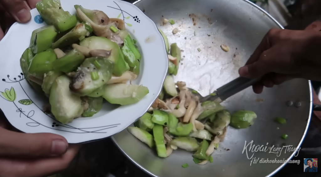 Bữa cơm nh&agrave; miền T&acirc;y mẹ nấu cho Khoai Lang Thang - Ảnh 9.