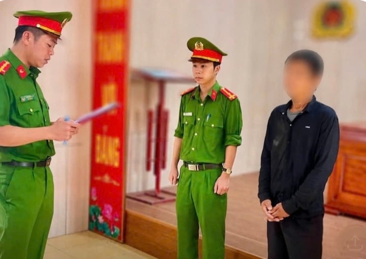 Khởi tố người đ&agrave;n &ocirc;ng say rượu đi bộ tr&ecirc;n quốc lộ g&acirc;y tai nạn chết người- Ảnh 1.