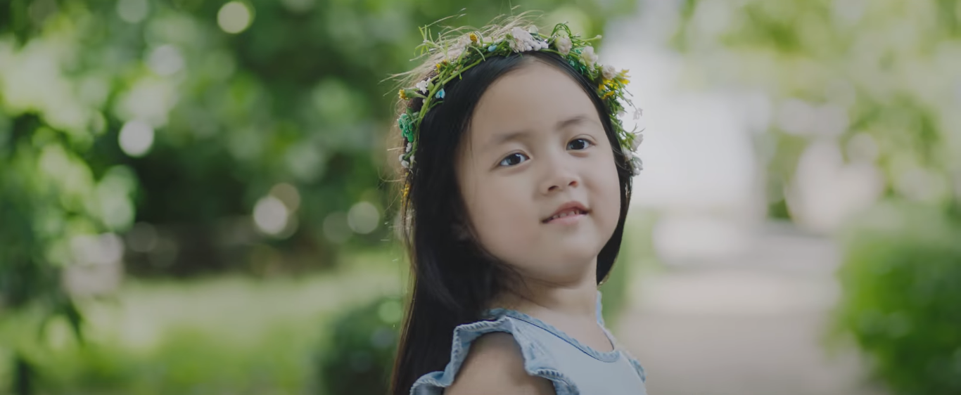 B&eacute; g&aacute;i 4 tuổi đ&atilde; kiếm tiền, 10 tuổi đ&oacute;ng phim Trấn Th&agrave;nh: Nay lột x&aacute;c ngoạn mục, dự đo&aacute;n sớm th&agrave;nh mỹ nh&acirc;n- Ảnh 3.