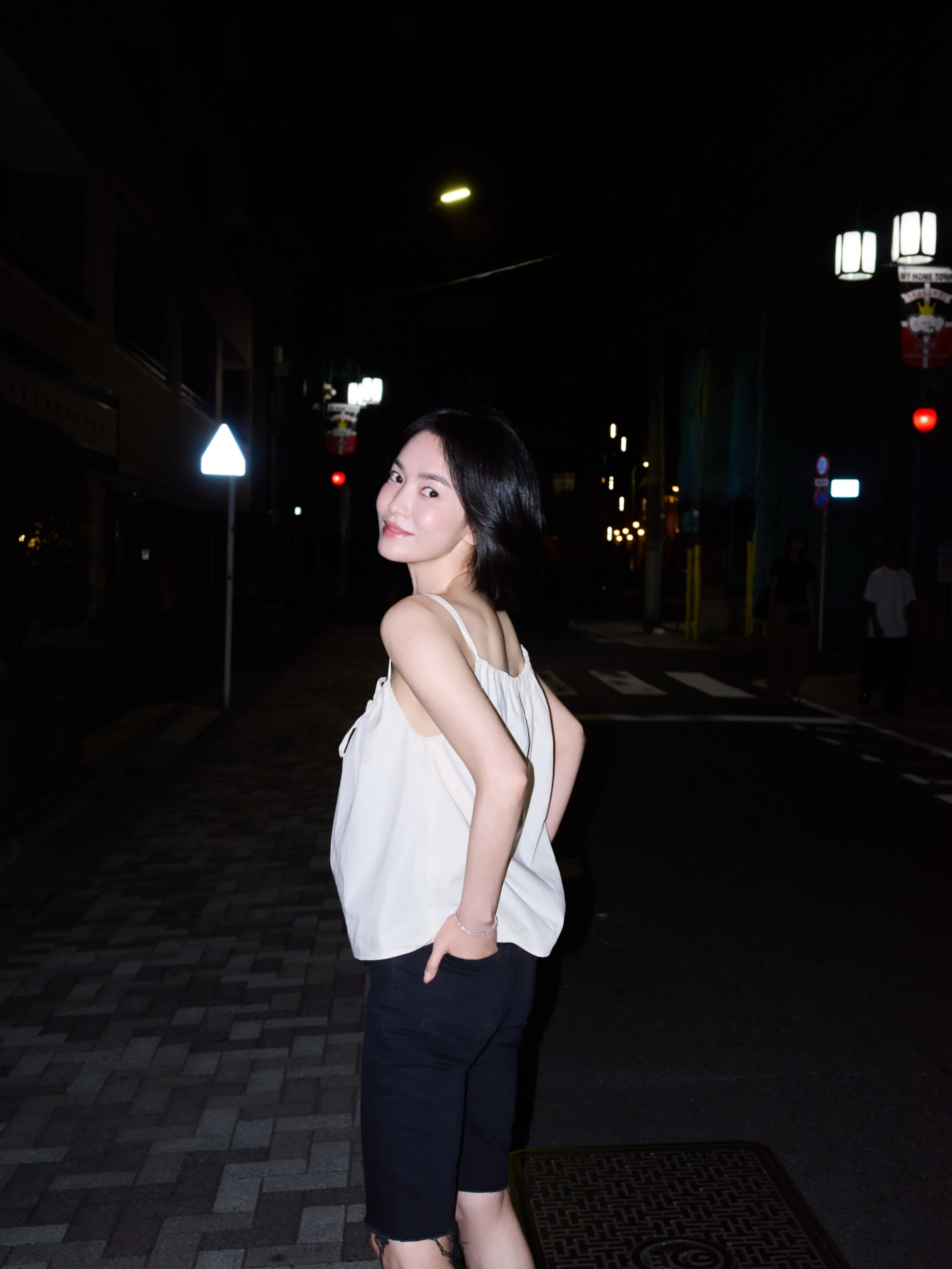 Song Hye Kyo chỉ cần 1 kiểu &aacute;o cũng đủ mặc đẹp cả h&egrave;: Style U50 đến g&aacute;i trẻ cũng phải m&ecirc;- Ảnh 2.