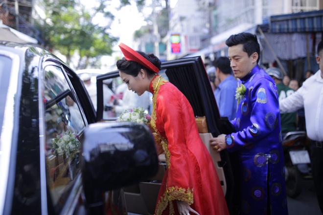 Hồi b&eacute; được thần tượng bế tr&ecirc;n tay, lớn l&ecirc;n c&ocirc; g&aacute;i được ch&iacute;nh idol mang Rolls-Royce 35 tỷ rước về l&agrave;m vợ- Ảnh 4.