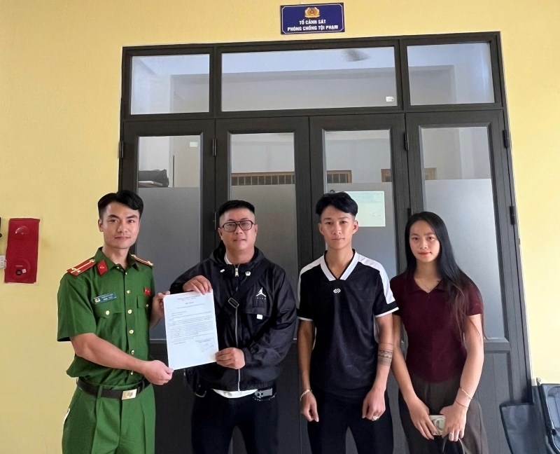 Phát hiện giao dịch chuyển khoản 89.760.000 đồng từ tài khoản Vietcombank sang tài khoản VietinBank của Lò Thị Ly, công an lập tức xác minh- Ảnh 1.