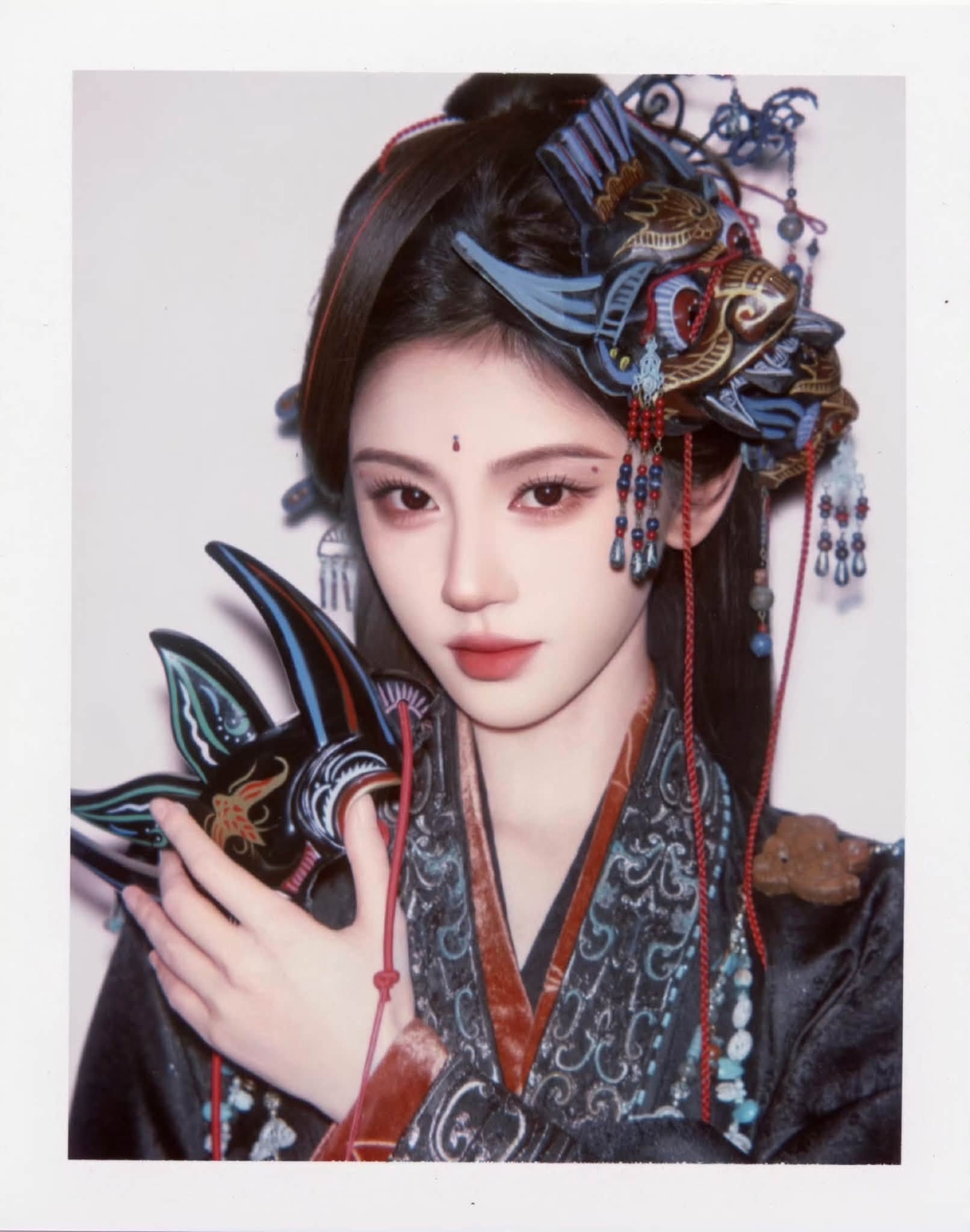 Đ&atilde; t&igrave;m thấy nữ thần ảnh polaroid đẹp nhất showbiz: G&oacute;c thẳng g&oacute;c nghi&ecirc;ng đều thần th&aacute;nh, 360 độ kh&ocirc;ng khuyết điểm- Ảnh 7.