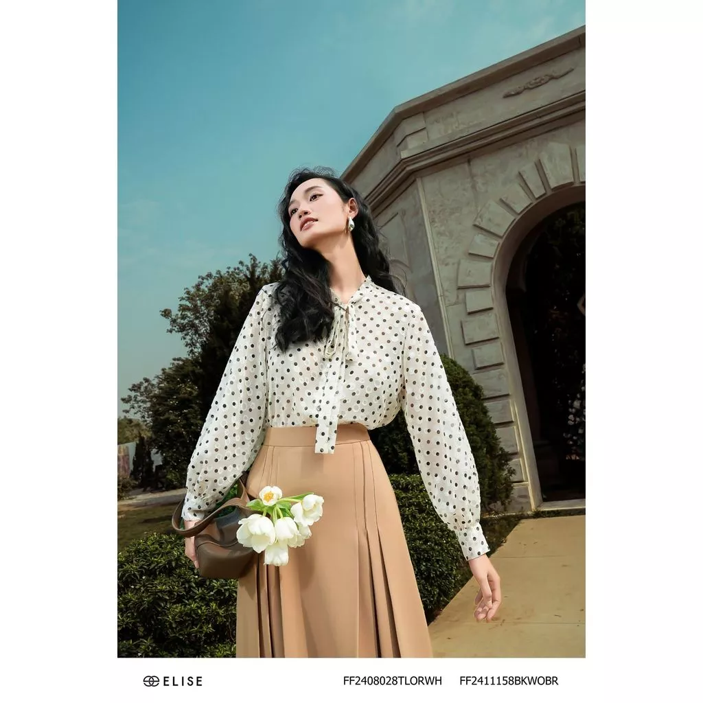 Chiếc sơ mi chấm bi đ&uacute;ng chuẩn "quiet luxury" gi&uacute;p outfit tr&ocirc;ng c&oacute; gu v&agrave; nh&igrave;n đắt tiền hơn hẳn- Ảnh 6.