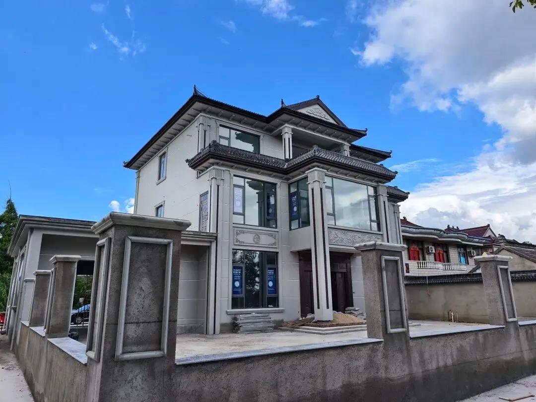 Nghỉ lễ về qu&ecirc;, t&ocirc;i bất ngờ thấy nh&agrave; mới mọc l&ecirc;n khắp l&agrave;ng: Bạn cũ n&oacute;i 5 l&yacute; do khiến t&ocirc;i phải suy nghĩ - Ảnh 2.