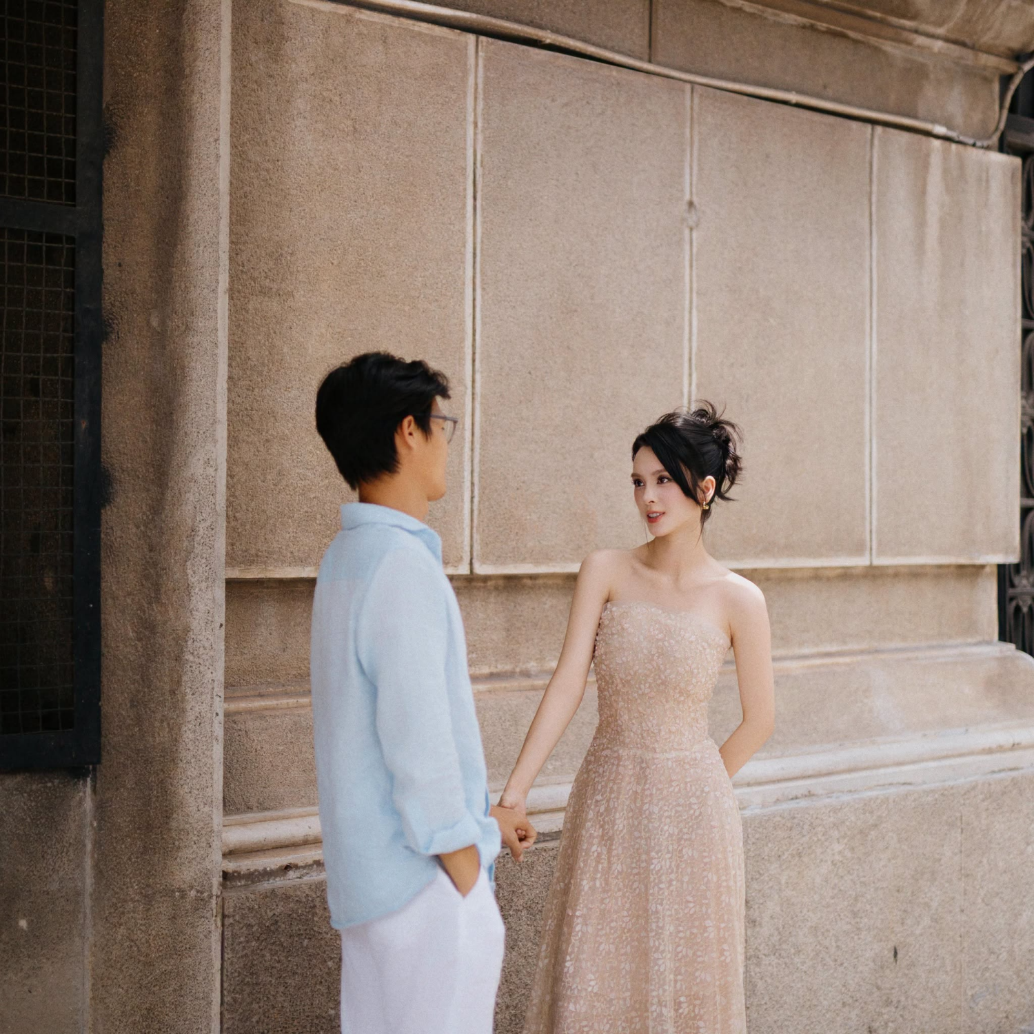 Mỹ nh&acirc;n c&oacute; con ri&ecirc;ng cưới thiếu gia miền T&acirc;y: Lộ diện sau thời gian mất h&uacute;t, đ&ocirc;i ch&acirc;n khẳng khiu g&acirc;y ch&uacute; &yacute;- Ảnh 7.