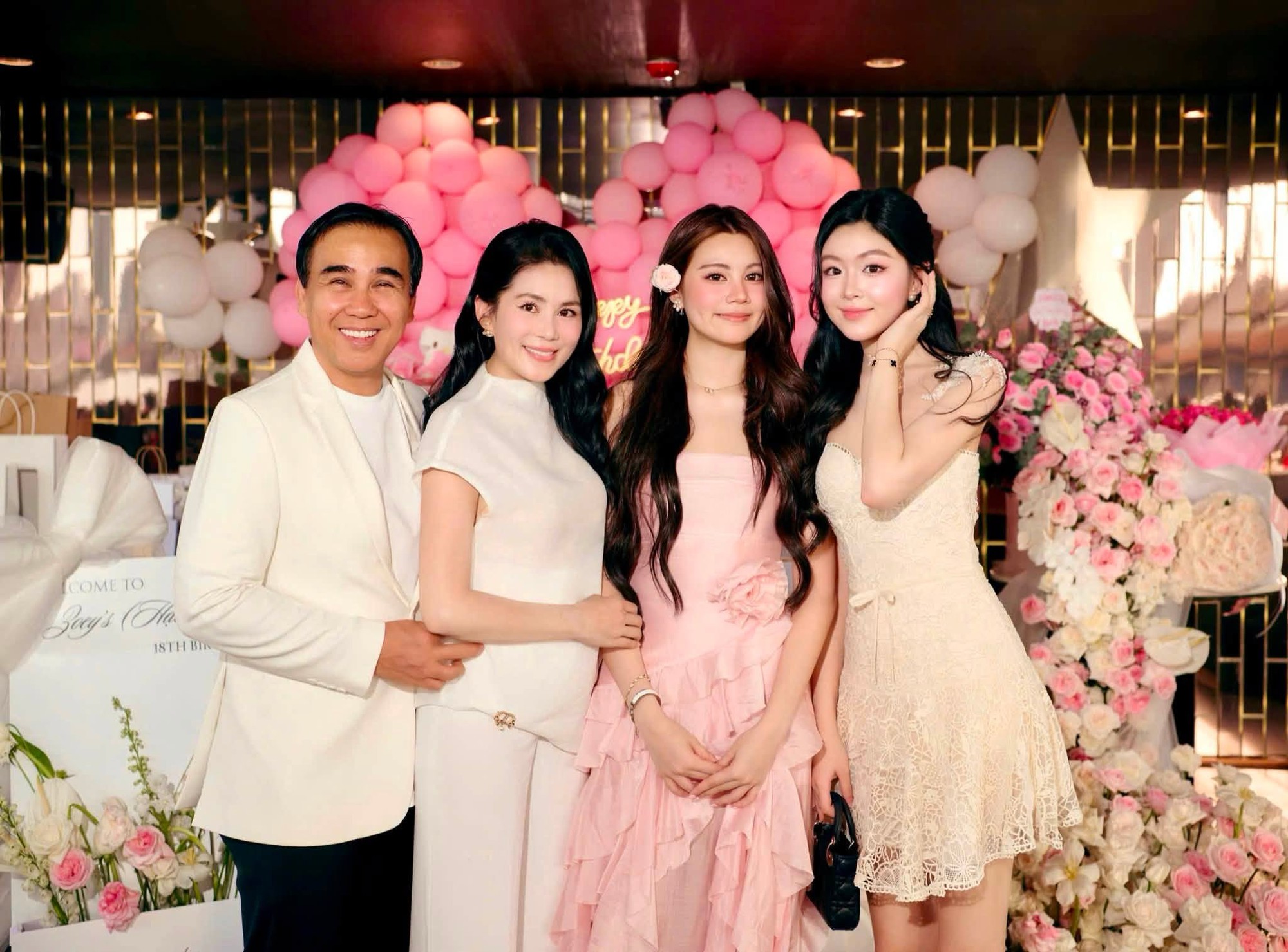 Vẻ đẹp l&atilde;ng tử của Ph&oacute; chủ tịch Hội Điện ảnh Việt Nam khiến nữ đại gia y&ecirc;u say đắm 20 năm - Ảnh 2.