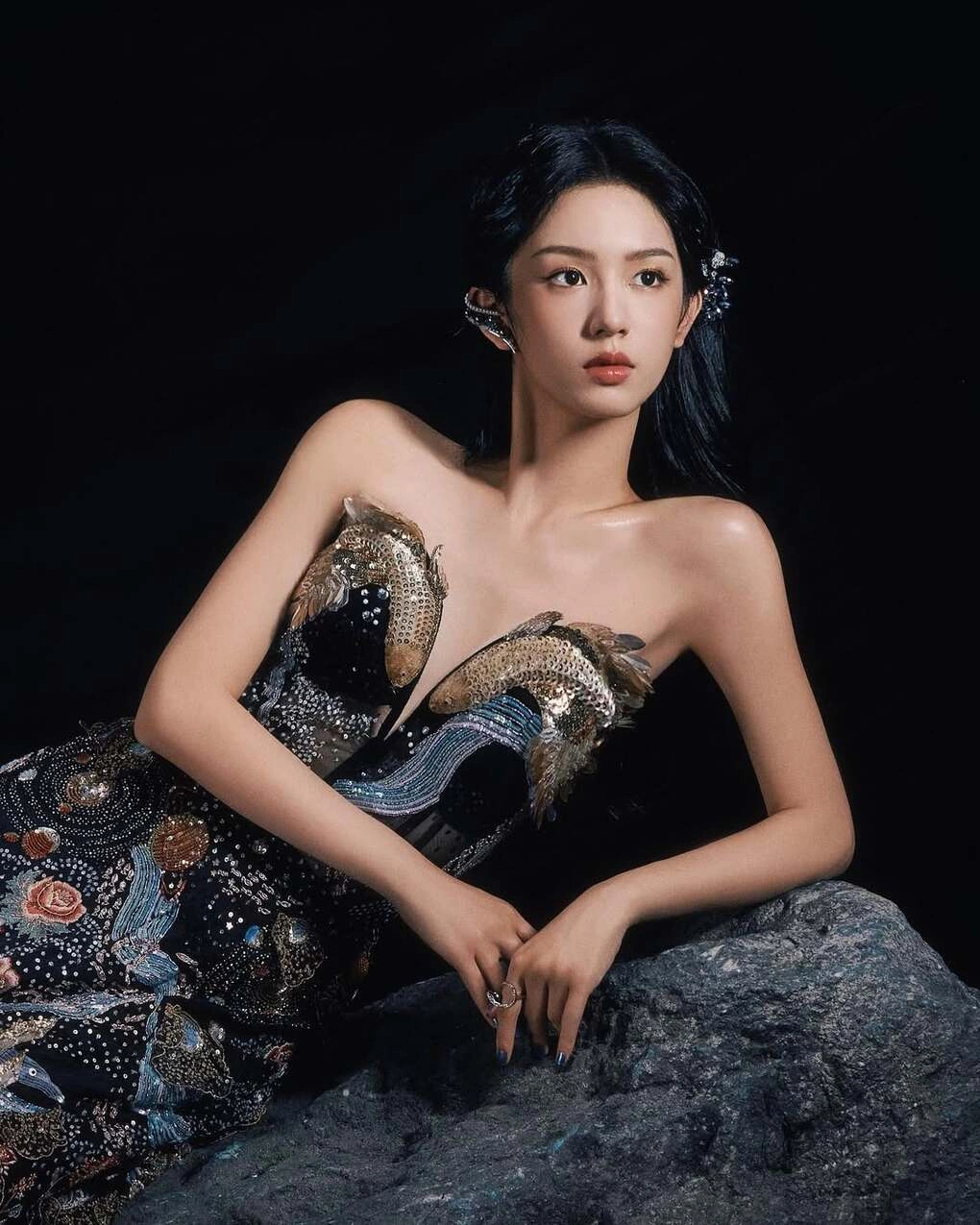 Mỹ nh&acirc;n đẹp chấn động thế gian hẹn h&ograve; n&oacute;ng bỏng với &ldquo;hồng h&agrave;i nhi&rdquo; k&eacute;m 5 tuổi, vừa dứt kho&aacute;t tuyệt t&igrave;nh v&igrave; bị đ&agrave;ng trai chơi xấu- Ảnh 5.
