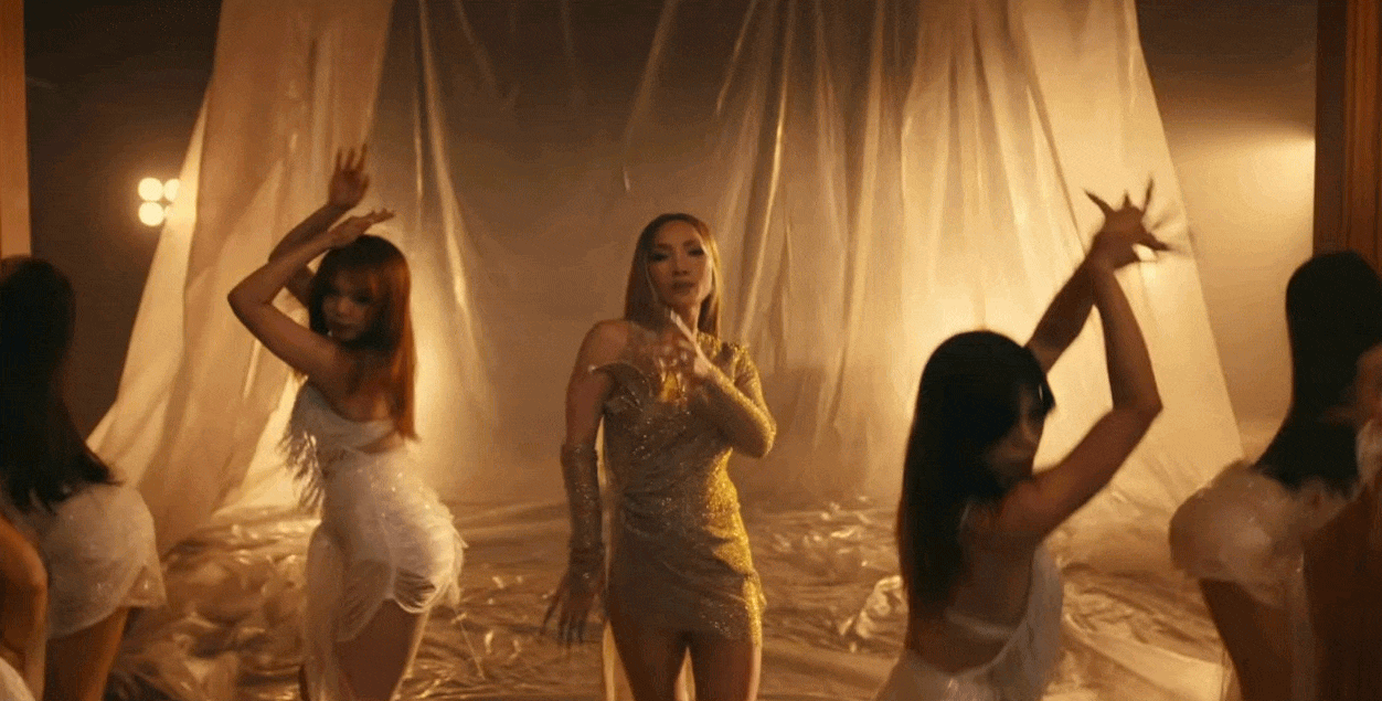 Việt Nam c&oacute; ca sĩ 20 tuổi nổi tiếng cả nước: Nhạc vang l&ecirc;n ai cũng biết, vượt qua biến cố bỏng nặng ảnh hưởng nhan sắc- Ảnh 5.