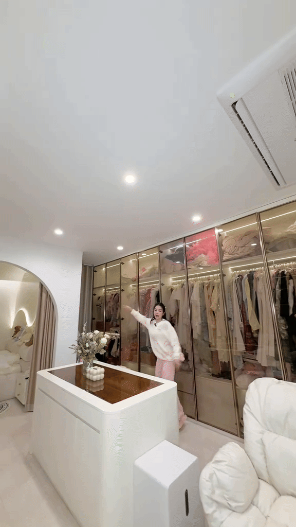 DJ Mie sau 3 năm chia tay Hồng Thanh: Mua biệt thự, đi Mercedes, nhan sắc ng&agrave;y c&agrave;ng l&ecirc;n hương - Ảnh 8.