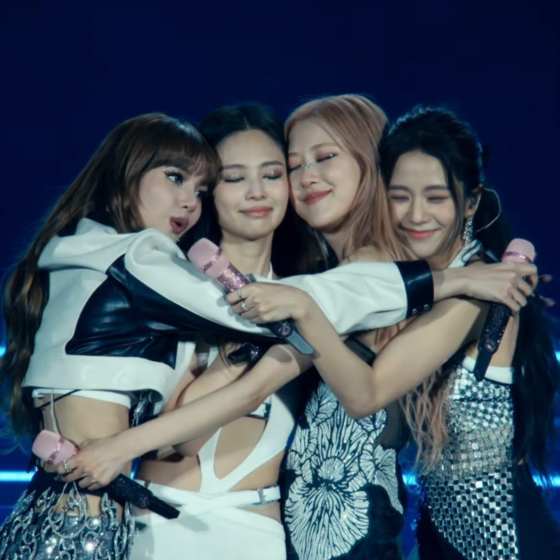 BLACKPINK ch&iacute;nh thức l&ecirc;n tiếng, 1 th&agrave;nh vi&ecirc;n c&ocirc;ng khai xin lỗi- Ảnh 1.