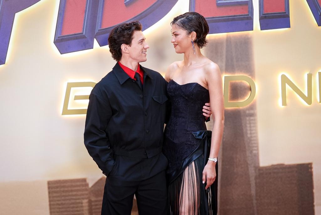Đ&aacute;m cưới của "Người nhện" Tom Holland - Zendaya: Chi 18 tỷ bao trọn điền trang ở Anh, c&ograve;n d&ugrave;ng trực thăng đưa đ&oacute;n d&agrave;n kh&aacute;ch mời- Ảnh 7.
