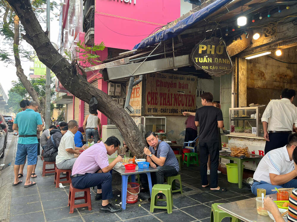 V&igrave; sao phở H&agrave; Nội hay b&aacute;n hết trước giờ trưa?- Ảnh 1.