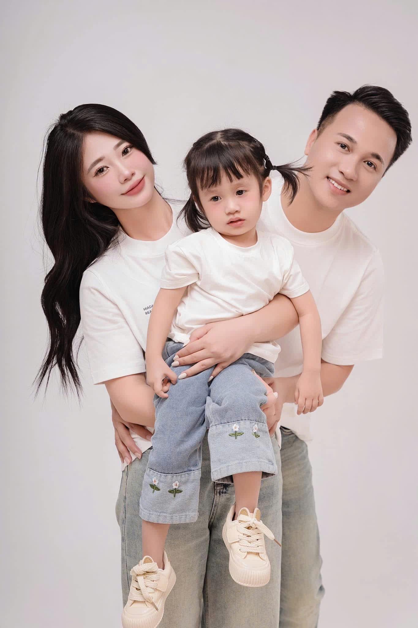 B&igrave;nh Anh Vlog: Gia đ&igrave;nh trẻ lan tỏa năng lượng t&iacute;ch cực qua những h&agrave;nh tr&igrave;nh du lịch v&agrave; cuộc sống đời thường - Ảnh 4.