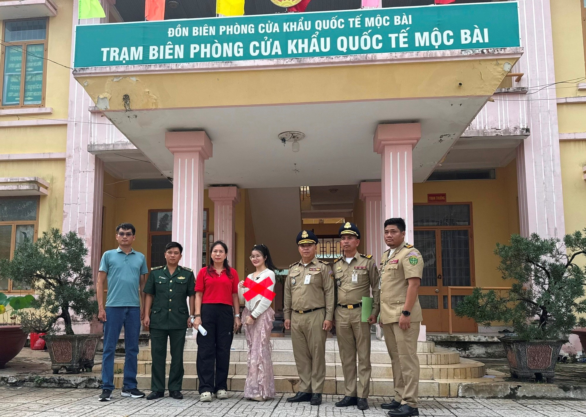 Khống chế th&agrave;nh c&ocirc;ng Đ&agrave;o Thị Trang SN 1994 tại Campuchia- Ảnh 1.