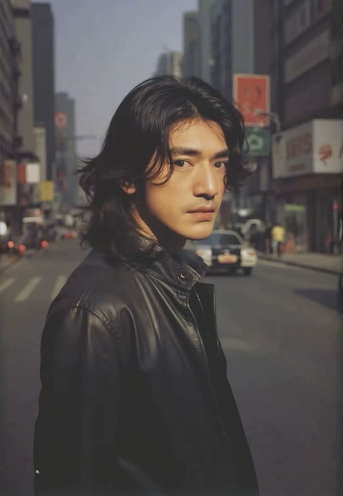 Sao nam b&iacute; ẩn nhất showbiz: Sở hữu t&agrave;i sản ngh&igrave;n tỷ nhưng sống như "người v&ocirc; h&igrave;nh", đạo diễn phải năn nỉ mới chịu đ&oacute;ng phim - Ảnh 1.