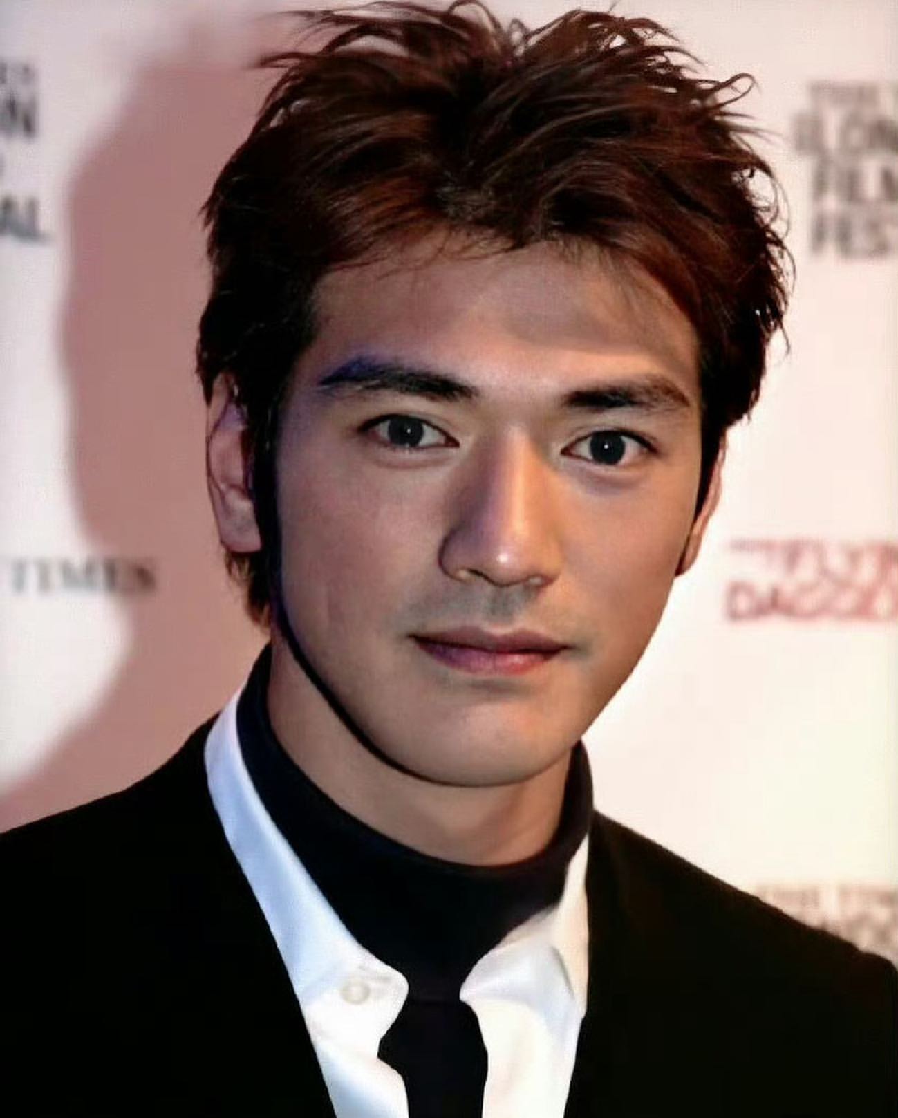 Sao nam b&iacute; ẩn nhất showbiz: Sở hữu t&agrave;i sản ngh&igrave;n tỷ nhưng sống như "người v&ocirc; h&igrave;nh", đạo diễn phải năn nỉ mới chịu đ&oacute;ng phim - Ảnh 3.