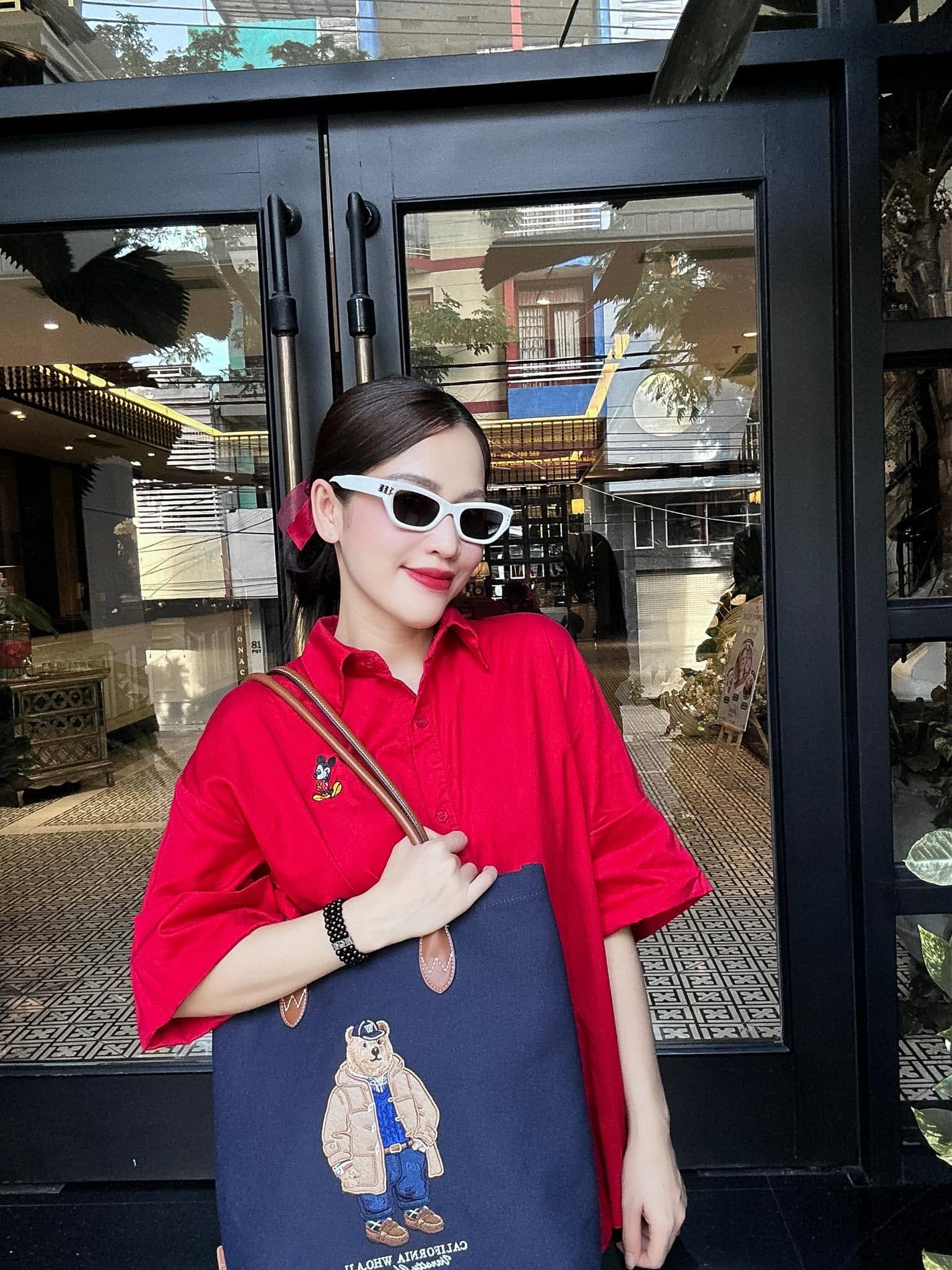 Mỹ nh&acirc;n người miền T&acirc;y l&agrave; tiểu thư nhưng gia đ&igrave;nh ph&aacute; sản, được ch&agrave;ng trai k&eacute;m 4 tuổi mang 20 c&acirc;y v&agrave;ng hỏi cưới - Ảnh 2.
