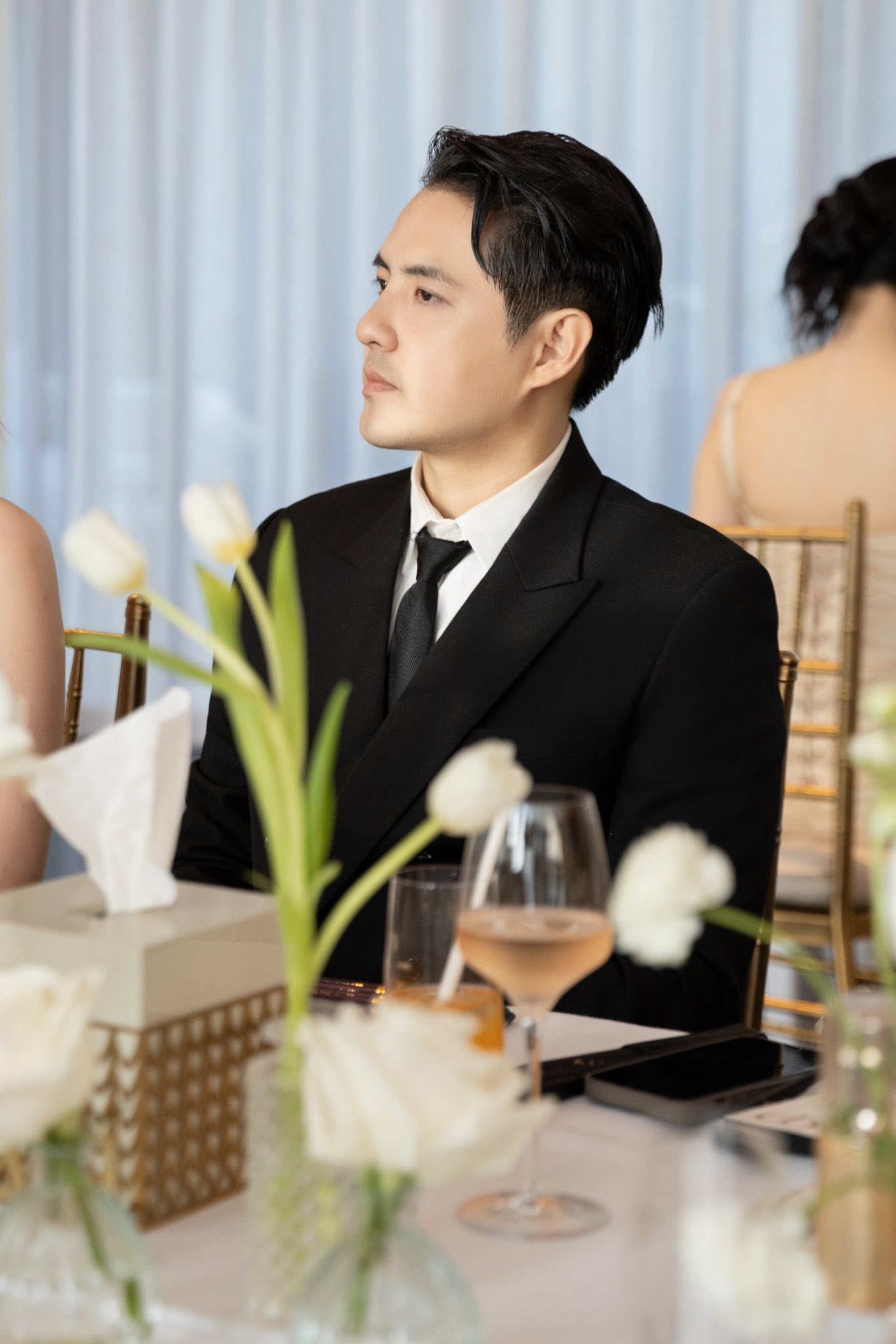 Thiếu gia tập đo&agrave;n nhựa nức tiếng Việt Nam: H&aacute;t ngọt như "m&iacute;a l&ugrave;i", vợ đẹp t&agrave;i năng hết chỗ ch&ecirc; - Ảnh 9.