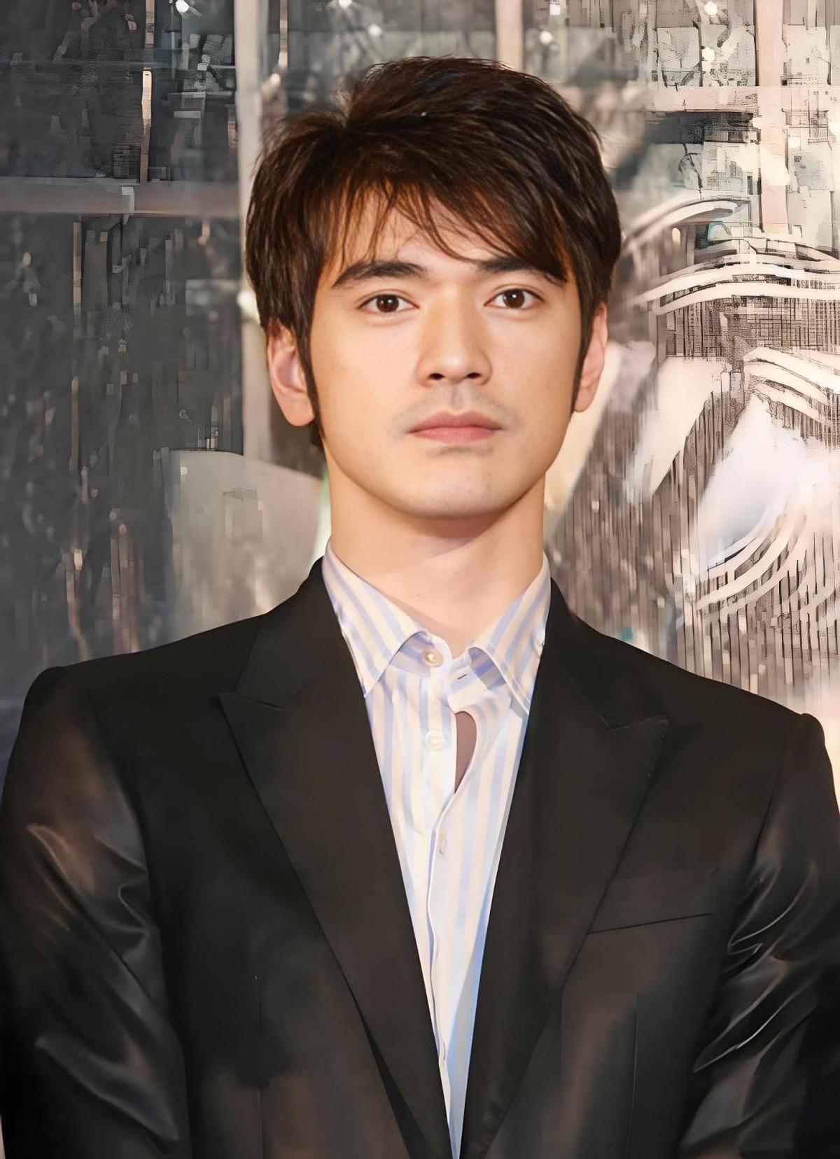 Sao nam b&iacute; ẩn nhất showbiz: Sở hữu t&agrave;i sản ngh&igrave;n tỷ nhưng sống như "người v&ocirc; h&igrave;nh", đạo diễn phải năn nỉ mới chịu đ&oacute;ng phim - Ảnh 5.