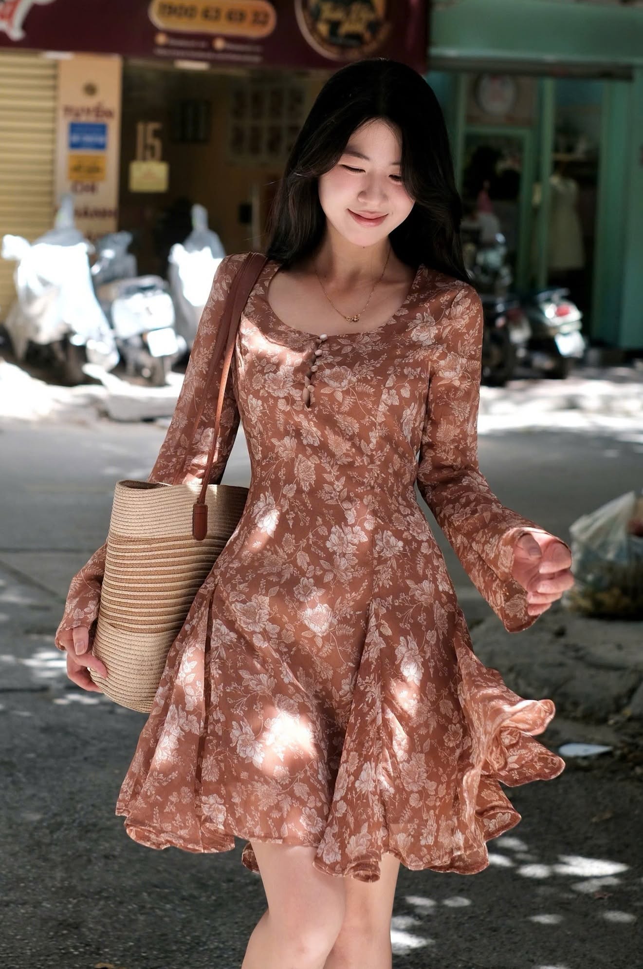 8 mẫu v&aacute;y liền dịu d&agrave;ng, l&atilde;ng mạn tựa tiết thời thu H&agrave; Nội những ng&agrave;y qua- Ảnh 5.
