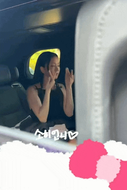 Jisoo li&ecirc;n tục xin lỗi, bật kh&oacute;c tại sự kiện 10 năm: Dấu chấm hết cho BLACKPINK?- Ảnh 3.